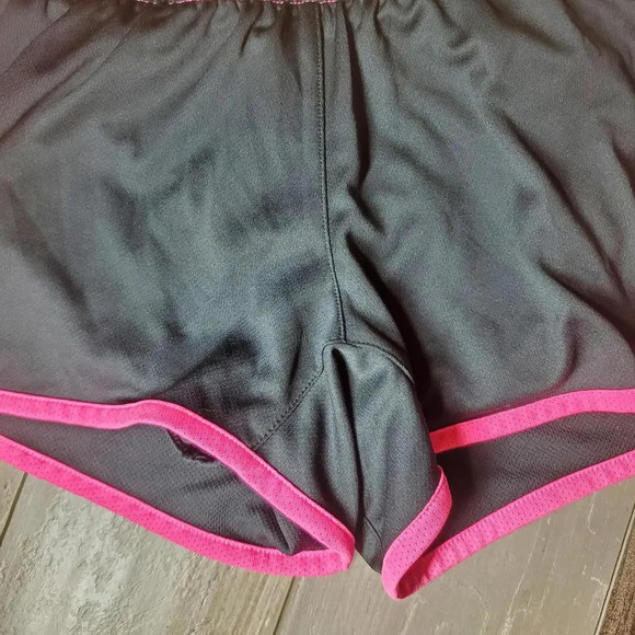 Nike Dri-Fit Women's Black and Pink Running Shorts Size Medium - Picture 9 of 15